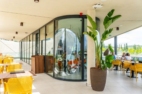 Ypsilon Restaurant